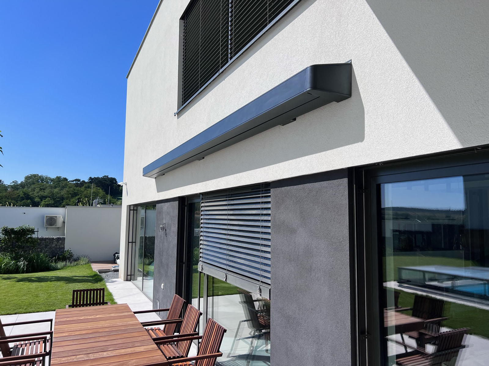 Odolnost markýzy vůči větru a dešti – ilustrační foto